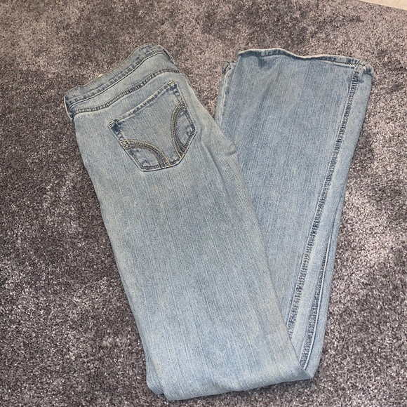 Hollister Jeans - Picture 1 of 2